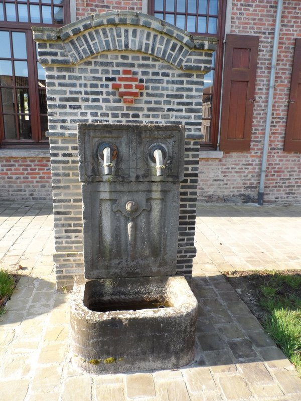 fontein kasteel Borgwal
